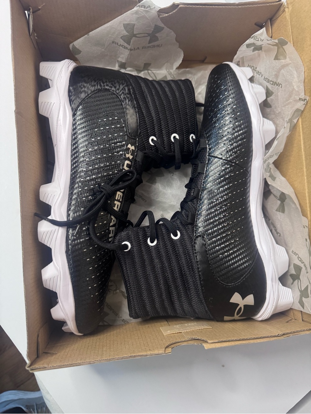 Under Armour Mens Black and White Cleats size 11.5